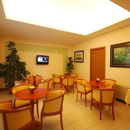 Hotel Gala Pesaro Kültér fotó