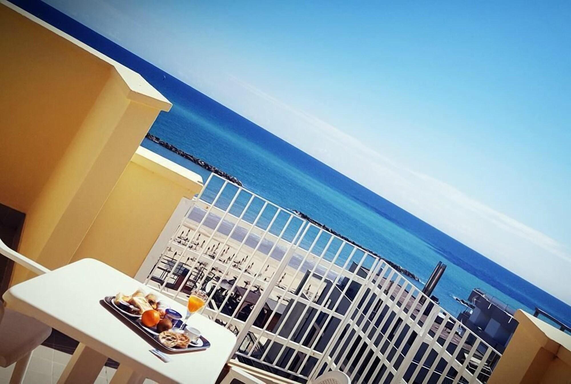 Hotel Gala Pesaro Kültér fotó