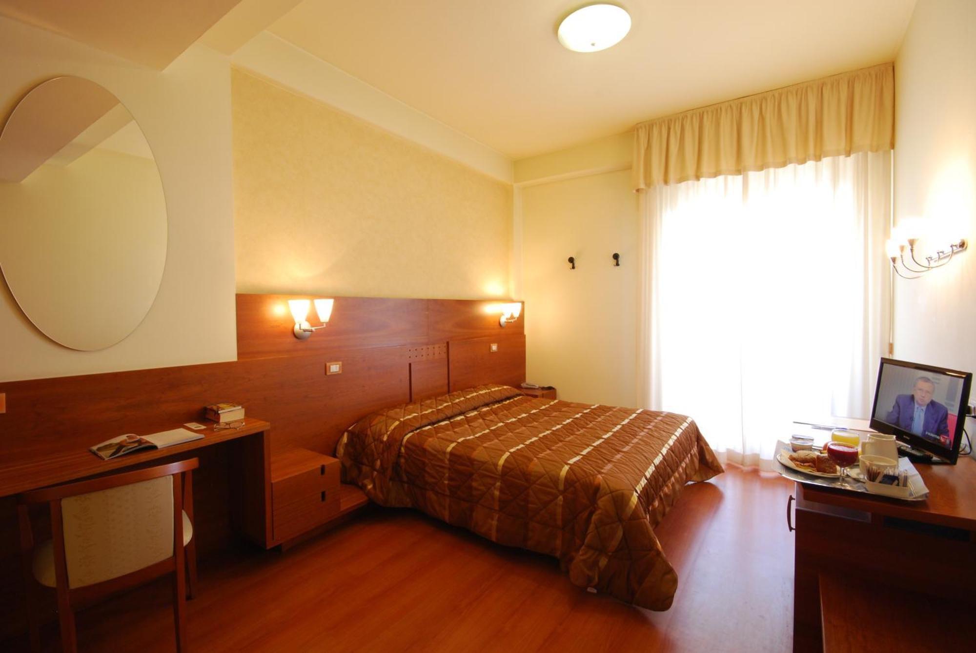 Hotel Gala Pesaro Kültér fotó