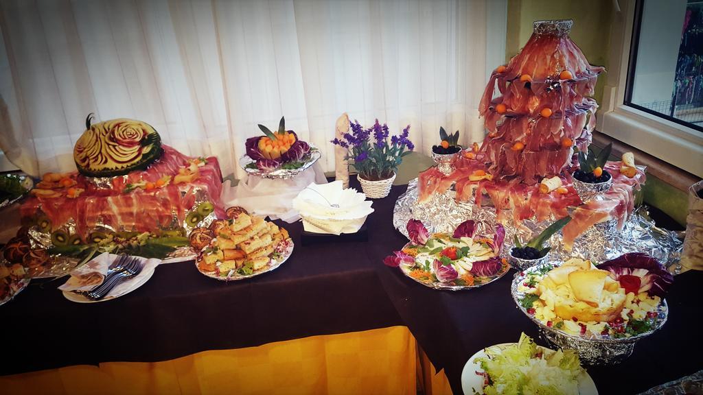 Hotel Gala Pesaro Kültér fotó
